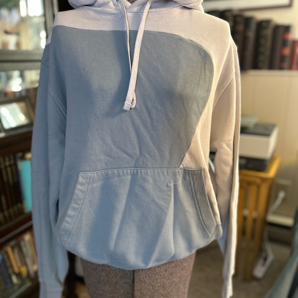 Nike Men’s color block Two-Tone Hoodie size M